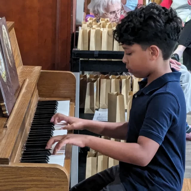 Piano performer 2