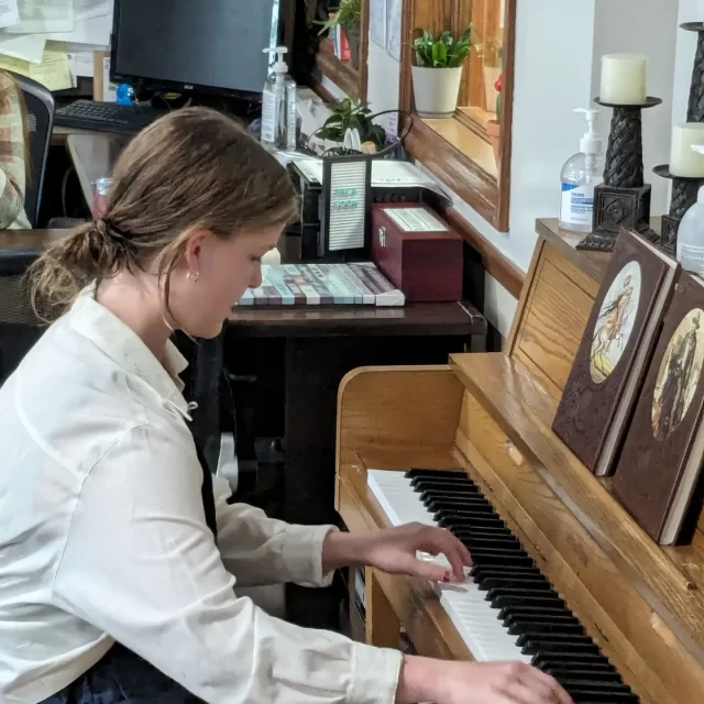 Piano performer 3